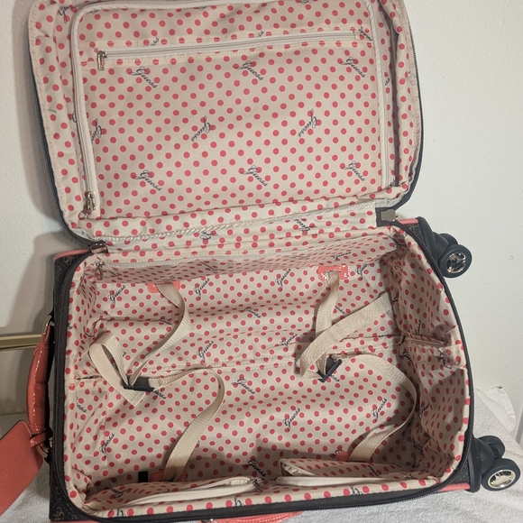 3pc Vintage Guess Luggage Set - Picture 4 of 8